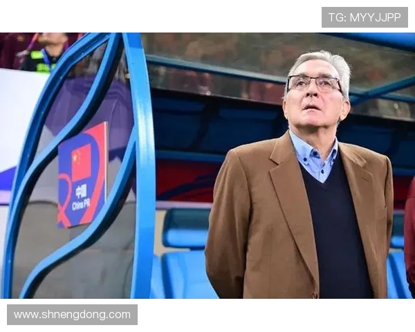 足球明星伊万的精彩瞬间与个人魅力全景展示 足球明星伊万的精彩瞬间与个人魅力全景展示