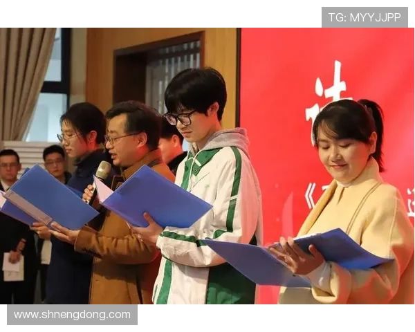 北京羽毛球队逆袭之路揭秘：从低谷到巅峰的奋斗历程与精彩瞬间