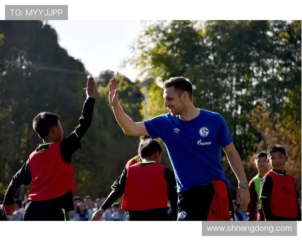 足球明星出席儿童葬礼传递关爱与希望引发社会关注与思考 足球明星出席儿童葬礼传递关爱与希望引发社会关注与思考